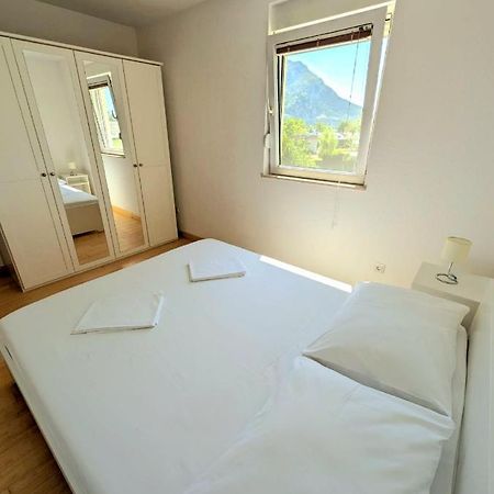 City Apartment Omis Bagian luar foto