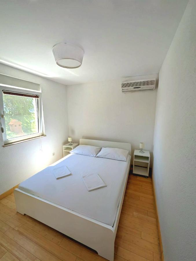 City Apartment Omis Bagian luar foto