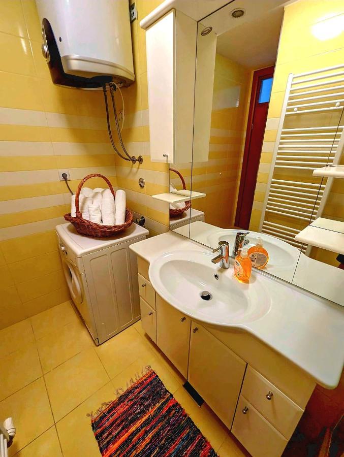 City Apartment Omis Bagian luar foto